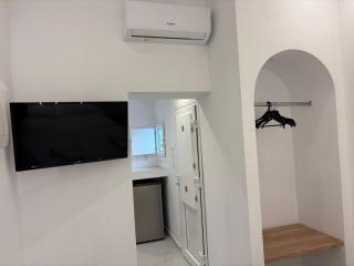 Smart Fira Stay -Designed Suites - 7