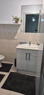 Master bedroom near airport - 9