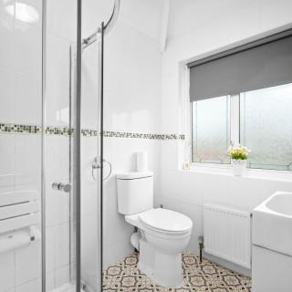 Three Bedroom House - Garden - Parking - Fast Wi-Fi 121JA - 5