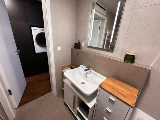 Metropolis Executive Suite, 24-7 check in - 1