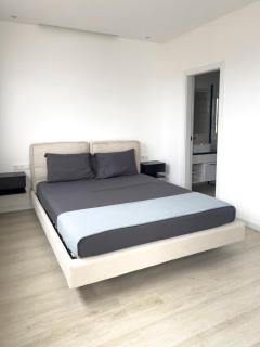 Minimalist 1 bdr aprt, rooftop pool - LCGR - 1