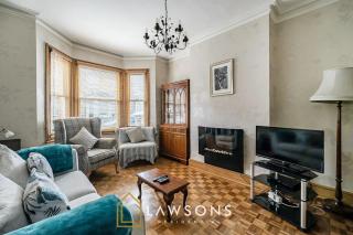 Spacious Windsor Stay with Garden, Free Parking - 9