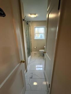 Cozy Private Twin Room 2 with Desk TV and WiFi near Yale - 2