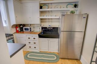 Navigate Stays Portland Maine Arts District Gem - 5