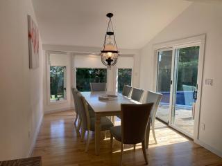 Recently renovated 4 bedroom, 4 bathroom house with heated pool close to beach - 8