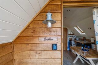 Swallow Light-filled pod with far-reaching scenic views - 7