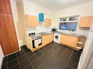 Pets - Parking - Patio - WiFi - Sleeps 4 - 1