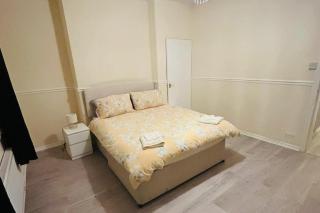 Pets - Parking - Patio - WiFi - Sleeps 4 - 5