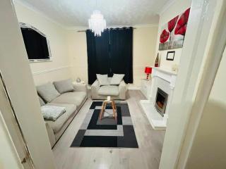Pets - Parking - Patio - WiFi - Sleeps 4 - 4