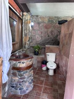 Rustic space with incredible views of the Cuale River - 2