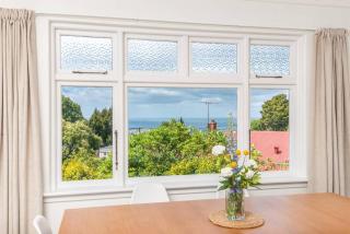 Roslyn Charm Large Character Home with Views - 3