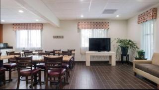 Ramada by Wyndham Effingham - 5