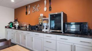 Ramada by Wyndham Effingham - 6