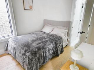 Luxury House with Open Living Space - 3