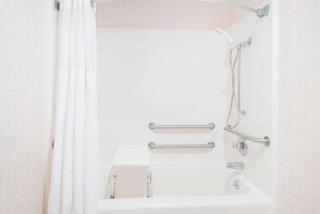 Ramada by Wyndham Strasburg Dover - 1