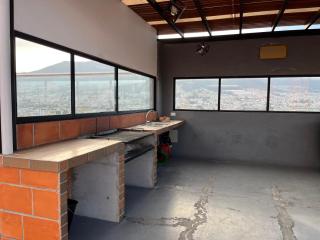 Suite con Vista Panorámica, Gym, Parqueo, Zona Top Quito - 2