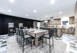 2King Suites HeatedPool Arcade and Pickleball - 1