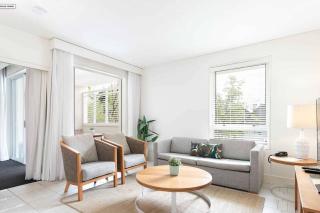 Noosa Luxe Retreat in the Heart of Hastings st - 8