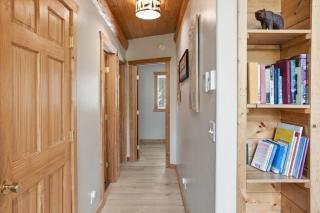 Lariat Lodge - Hot Tub, Yellowstone, Pizza Oven, Pets, Log Cabin - 8