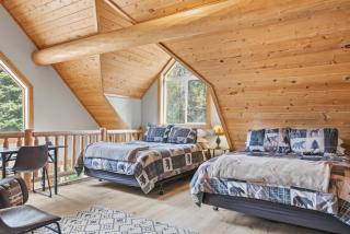 Lariat Lodge - Hot Tub, Yellowstone, Pizza Oven, Pets, Log Cabin - 2