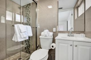 Modern Lake Worth Suite w Patio and Pool - 5
