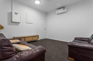 The Depot 12 Beds Group Accommodation - 5