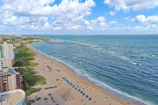 Modern 1BR Beachside | Heated Pool + Parking - 6