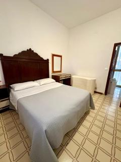 White Animals House - 3