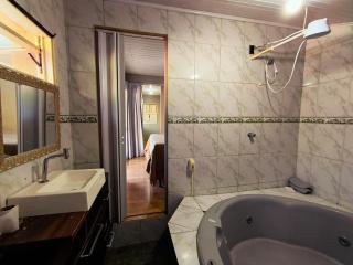 Casa de campo em meio ao verde na Rota do Cristo - 9