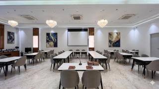 Hotel Grand Shalimar by JMD Group - 9