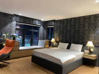 Apartment with ocean view and panoramic views of the embankment and the square - 5