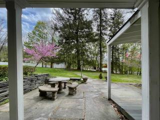 Twin Oaks Near Lake Wallenpaupack Historic Home - Hawley - 4
