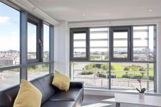 Student Only Classic Ensuite Plus at Edinburgh College Residence - 1