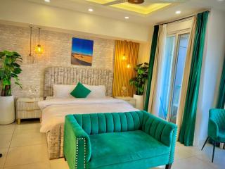 ELYSIUM TOWER SIGNATURE Apartments Opposite CENTAURUS MALL ISLAMABAD - 5