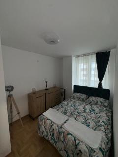 Eva Apartment - City Center, Free Garage Parking & Balcony View - 3