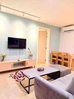 Near Pavilion Bukit Bintang Fairlane KLCC suites by Angel Rose - 5