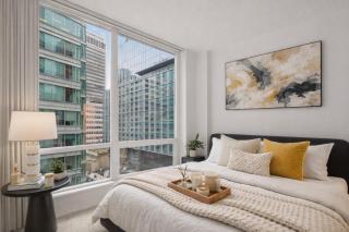 Chic 2BR Condo Heart of Coal Harbour Living - 4
