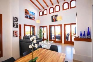 Villa del Alemán by Rental Olé - 8