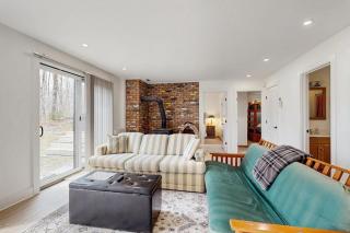 Spacious Mountain Retreat - 3