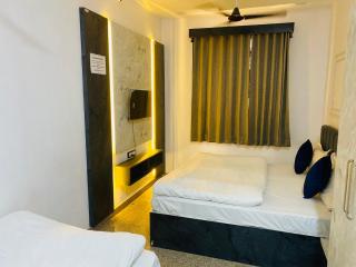 Hotel Laxmi Imperial - 6