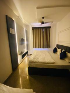 Hotel Laxmi Imperial - 2