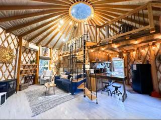 Simply Serenity Yurt- Magical Getaway w/ Hot Tub - 8