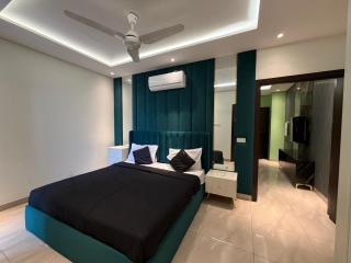 One BHK Gulberg zameen aurum with sw pool - 0