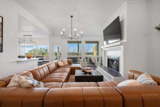 Luxury Retreat Hot Tub & Large Deck - 9