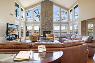 Lakefront House, Dock, Fire pit - 9