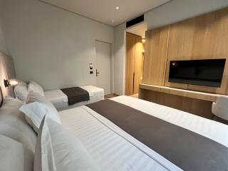 Riviera Boutique Hotel - 8