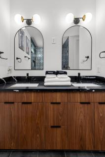 META Royal Estate- THE KAWS HAUS! By Yasmeen - 5