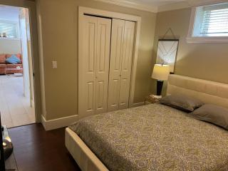 Cozy Equipped Guesthouse Near Mall & Skytrain - 3