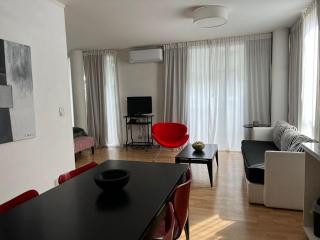 Apartamentos de Maria en Martinez! Av Libertador con Patio! - 7