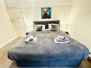 Heathrow Contractor 2-Bed, Sleep 2-4, Free Parking - 2